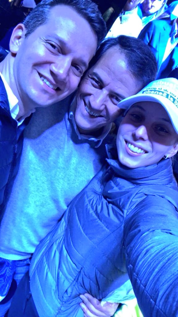 RafaNietoLoaiza's tweet photo. Muy complacido de ver a tantos colombianos apoyando al @CeDemocratico,el Partido de la Esperanza,en el cierre de campaña en Bogotá.Estoy seguro q el 11 de marzo vamos a recuperar el rumbo con una gran bancada y con @IvanDuque como nuestro candidato. #VoteCentroDemocrático https://t.co/dajqqlikHp