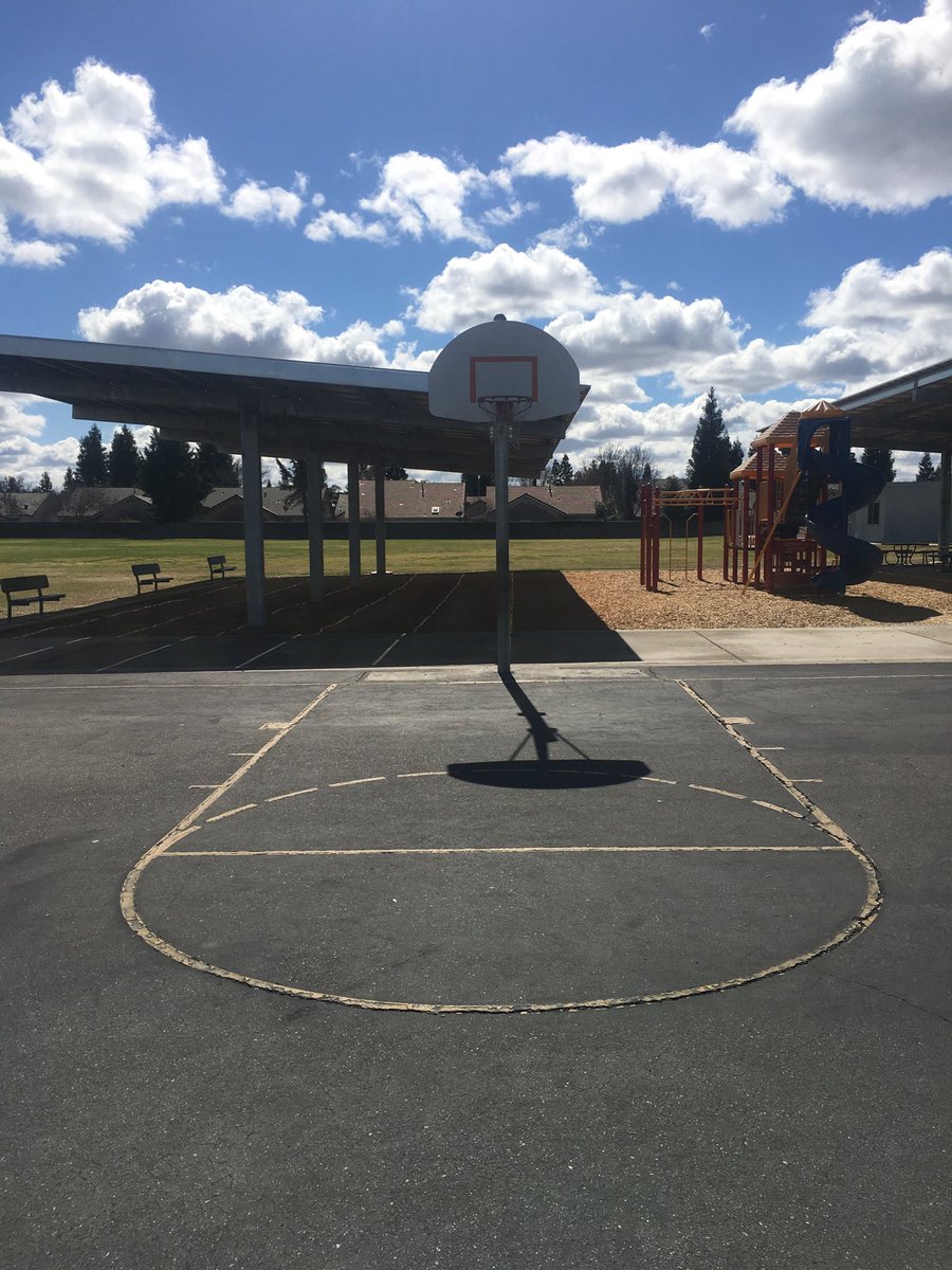 JSXpress's tweet photo. Just hit a half court shot on my first (and only try). NBD. #BallingOutOfControl https://t.co/OC98x1bQlC