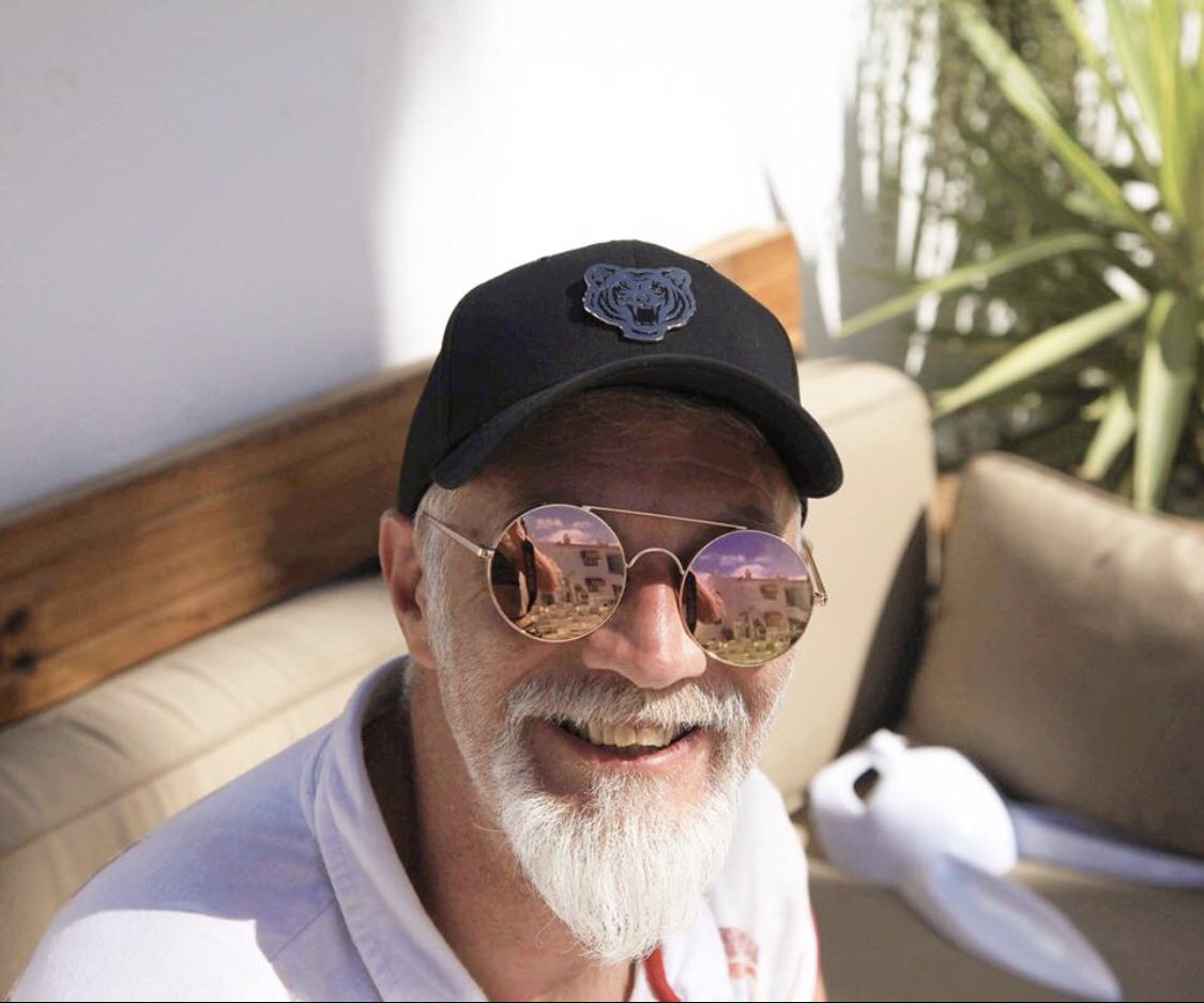 ricalyce's tweet image. I love this photo 🔥
Wearing his Ricalyce distressed cap available at Ricalyce.com
#ricalyce #luxuryheadwear #tiger #luxury #gentleman #snapback #cap