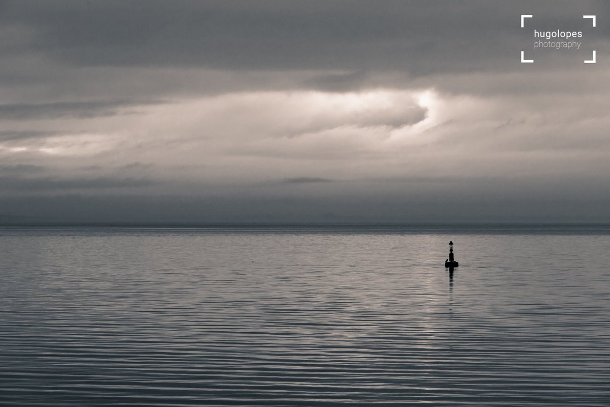 HugoLopesPhoto's tweet image. The last one to end this minimalistic B&amp;amp;W series.
#blackandwhitephotography #landscapephotography #stormysky