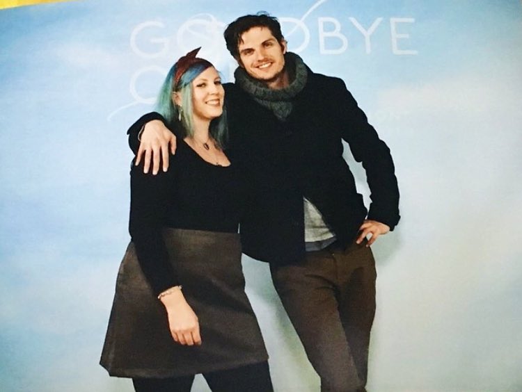 danielsharmanbr's tweet image. Que amor! Daniel Sharman com uma fã durante o 3º dia de #GoodbyeCon hoje. &amp;lt;3