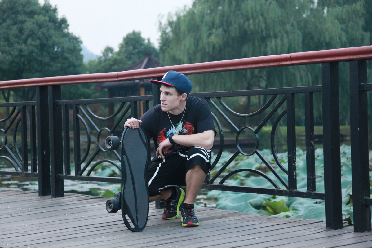 alectommer's tweet photo. Share to win the most stylish, powerful dual-motor electric skateboard! https://t.co/sdjAUDfS9N https://t.co/oRiGMdGzuJ