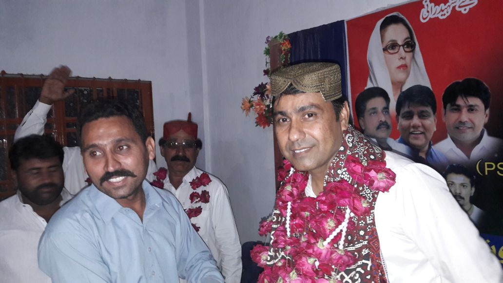 RajabKhaskheli's tweet photo. Welcome in the honor of New PPP organization of PS-48 at UC-61 Latifabad. Program hosted by Gulab Rind president UC-61&amp;  General Secretary Salamat Massey UC-61Unit No.5 Latifabad. https://t.co/pTOjVTd7YS