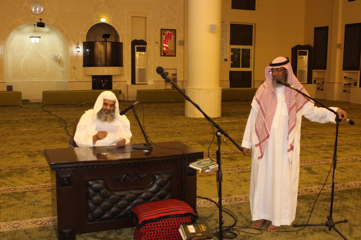 mdshraey1010's tweet photo. تم بحمد الله توزيع جوائز مسابقة فرسان الفجر المقامة بجامع أمهات المؤمنين 
مع كلمة للدكتور ستر بن ثواب الجعيد.
#دعوي_الشرائع https://t.co/GxxqaDAOrA