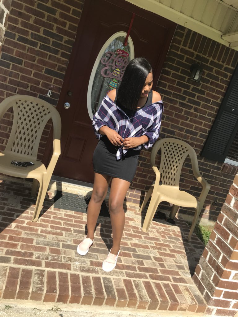 kissmykelsss's tweet photo. Just letting the sun admire me🤩 https://t.co/j9yJclTooN