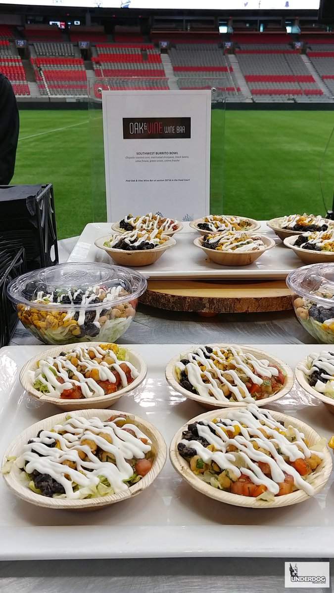 UnderK9's tweet photo. Getting ready to cover the @MLS Home opener for the @WhitecapsFC as they host the @impactmontreal at @bcplace Don't forget to check out their new Food and Beverage concepts #BOOMKitchen #BeastOnFire #deliciousfood #sandwiches #tacos @eddielack 😉 #nachos #macandcheese https://t.co/5zjLu6Vnx6