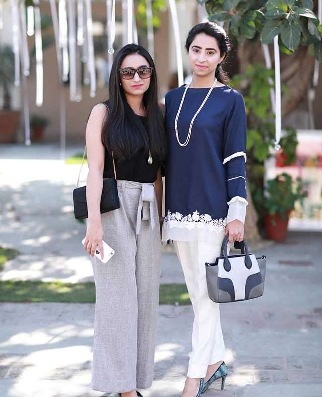 abigfilms's tweet photo. Sehr Raheel and Anam Raheel at Sunday brunch hosted by Zuria Dor @sehrraheel @anam.raheel #sehrraheel #anamraheel #zuriador #zuriadorstudio #lollywoodlife #lollywoodreport #pakistanis #pakistanistyle #pakiatanicelebrities #pakistanicelebrity https://t.co/w0PUB759Nq https://t.co/leLbzbQdyh