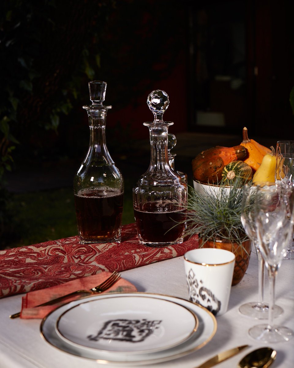 Los #domingos para el reloj ⌛

Rodéate de tus mejores #amigos y permite que tus #sobremesas sean eternas.

#travel #traveller #decoration #decorating #decor #decorate #decorating #homedecor #homedesign #homedecoration  #decorhome #lodemanuela #autumn #winter #collections