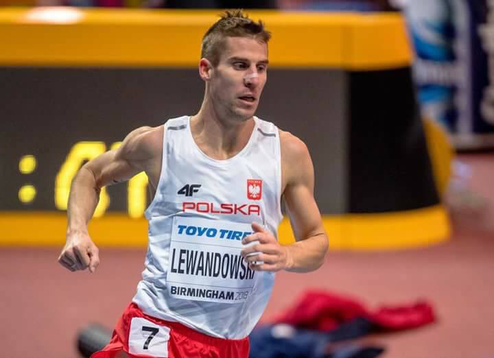 4F_official tweet media