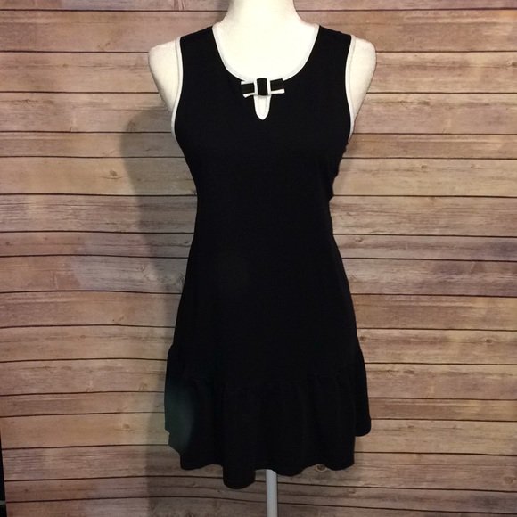 LeapIntoFashion's tweet photo. So good I had to share! Check out all the items I'm loving on @Poshmarkapp : https://t.co/B9gUP90YIY https://t.co/d74nYlAgmd