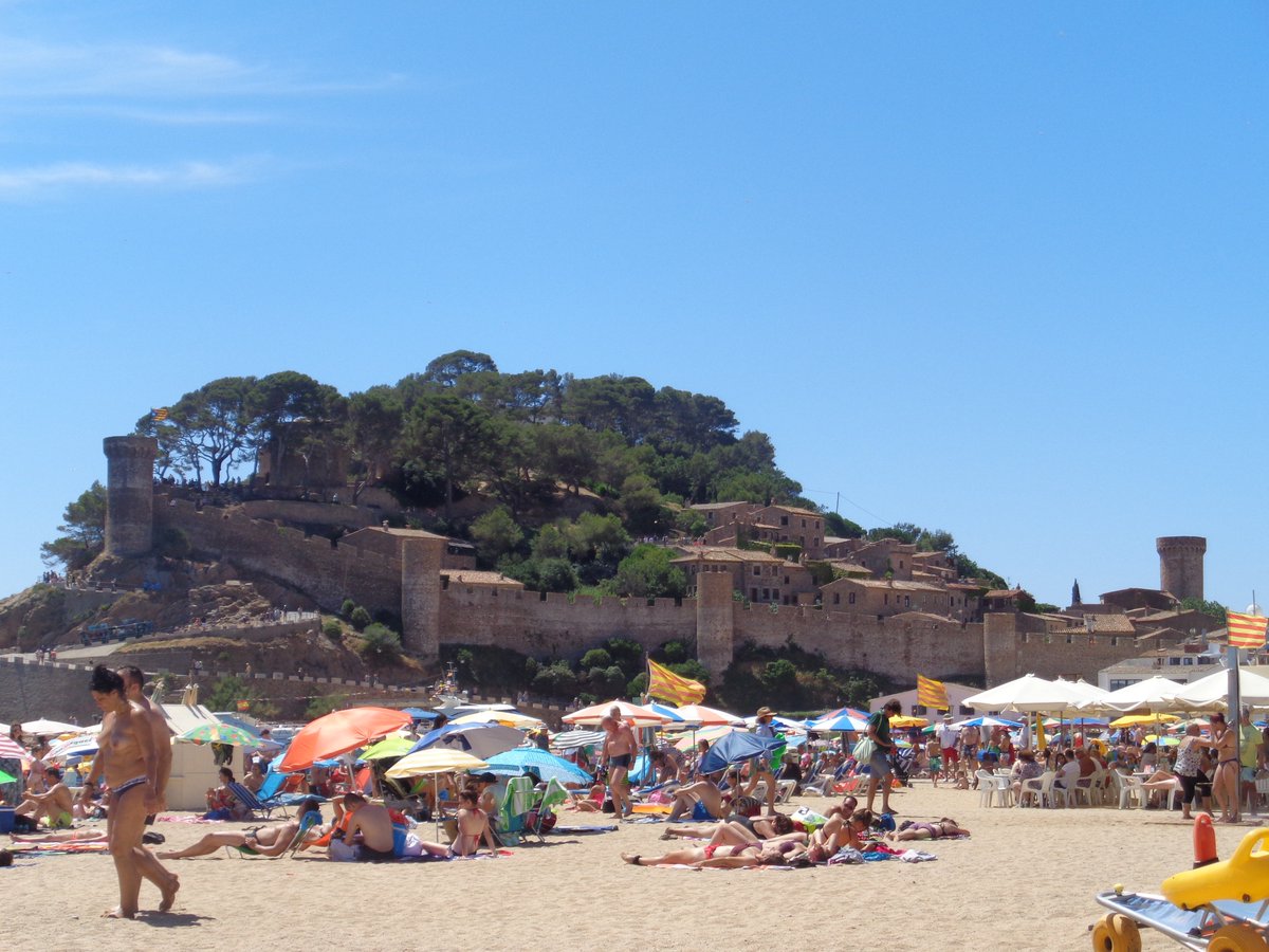 MMBusPolska's tweet photo. #TOSSA DE MAR 
BIURO #TURYSTYCZNE #MMBus https://t.co/v2p6R6lTwv
