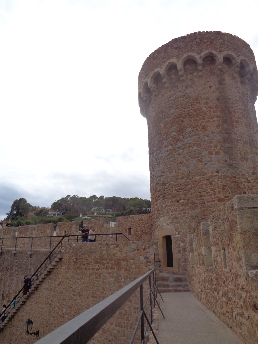 MMBusPolska's tweet photo. #TOSSA DE MAR 
BIURO #TURYSTYCZNE #MMBus https://t.co/v2p6R6lTwv