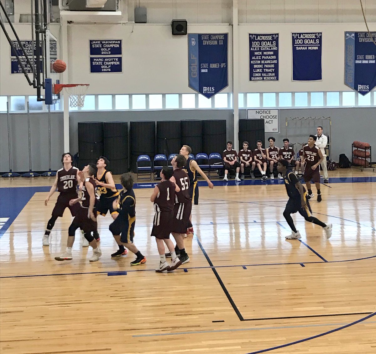 CONVALboyshoop's tweet image. Three straight 3’s by Peter Wetherill puts the Cougars up 25-17 with 2:15 left in the second quarter of the Pelham JV Tournament!!