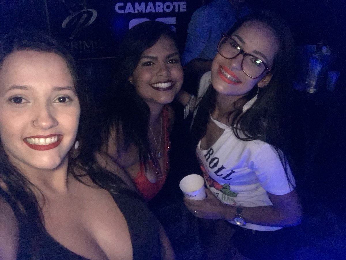 Uva_Thammy's tweet photo. Teve #baladaprime symm https://t.co/5Dwj38BfAm