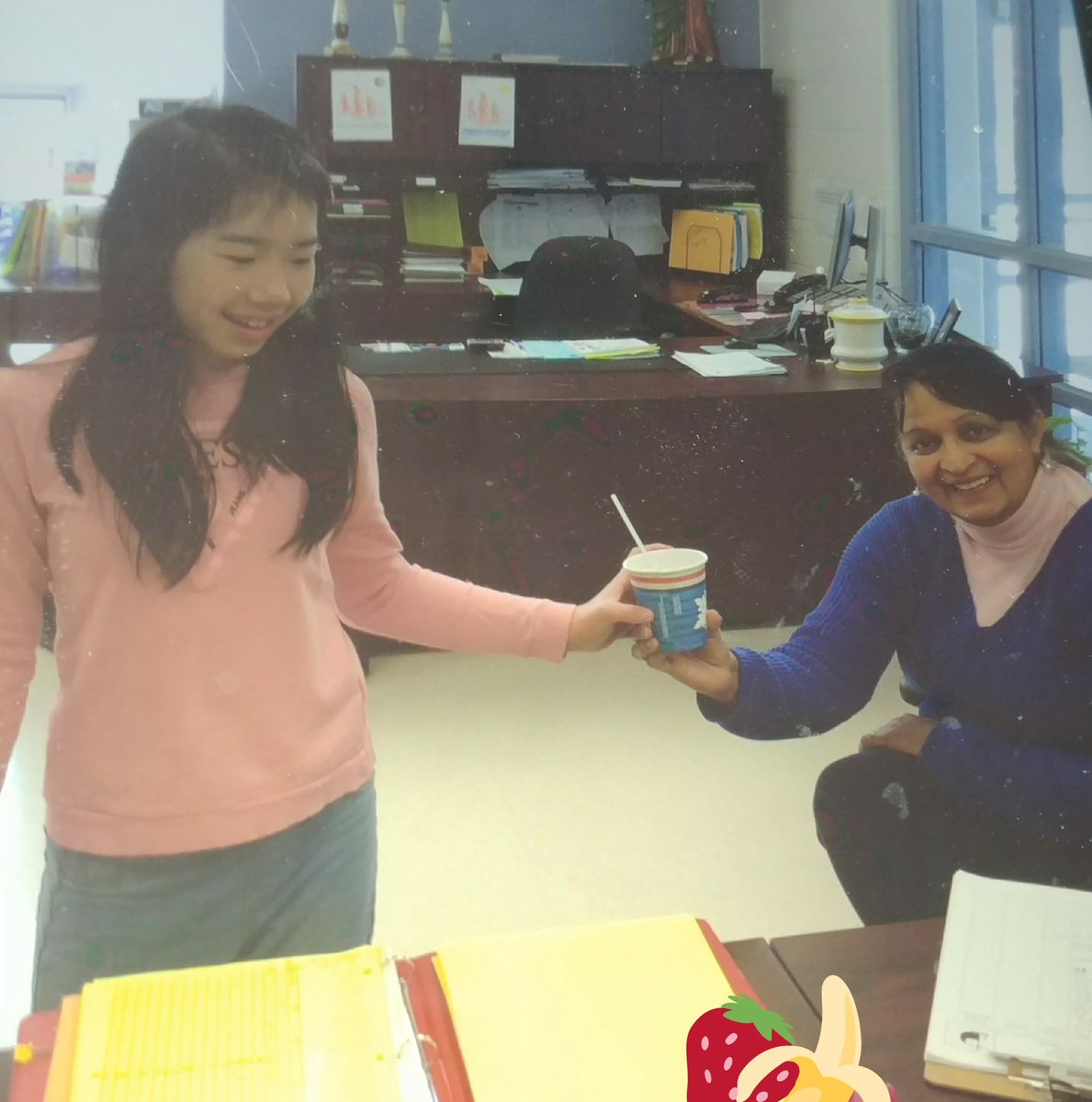 BravestBears115's tweet photo. Bears baking and smoothie making Life Skills learning and sharing! #makinglearningfun #nmns115 🍞🍶⏰😋 https://t.co/Zj4pYWDKsN