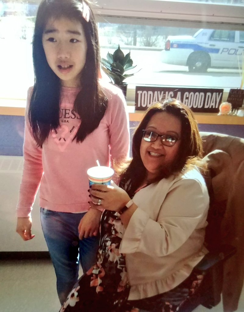 BravestBears115's tweet photo. Bears baking and smoothie making Life Skills learning and sharing! #makinglearningfun #nmns115 🍞🍶⏰😋 https://t.co/Zj4pYWDKsN