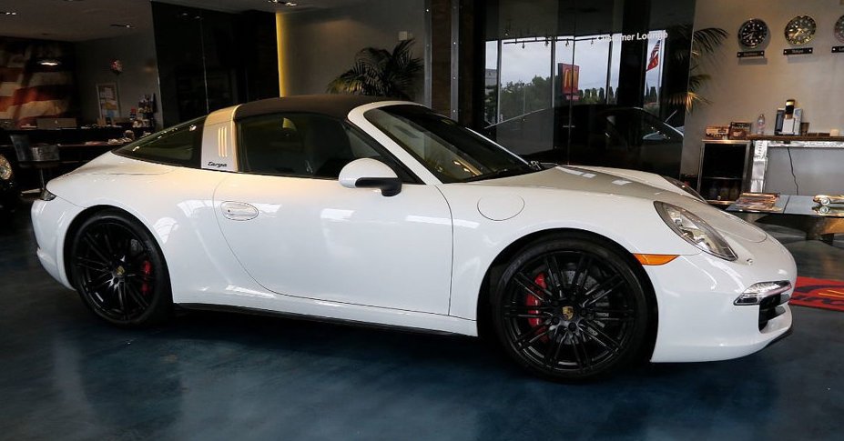 OCAutosource's tweet image. Flawless 2016 Porsche 911 Targa 4S. Don't you love that color combo? 
Take a closer look ocautosource.com/detail-2016-po… #porsche #porsche911