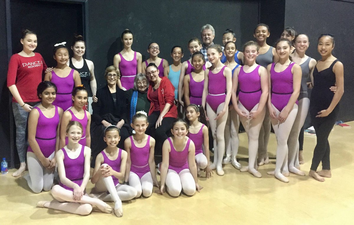 RedondoBallet's tweet photo. Our Founder, Miss Francesca, was in for a surprise yesterday. Her Stanley Holden’s teacher and mentor, Margaret Hills, formerly with the Royal Ballet, popped into @Dance1_Redondo to say hello!
#ballet #redondoballet #royalballet #stanleyholdens #dance #dance1 #GENERATIONS https://t.co/VLL2haPQjZ