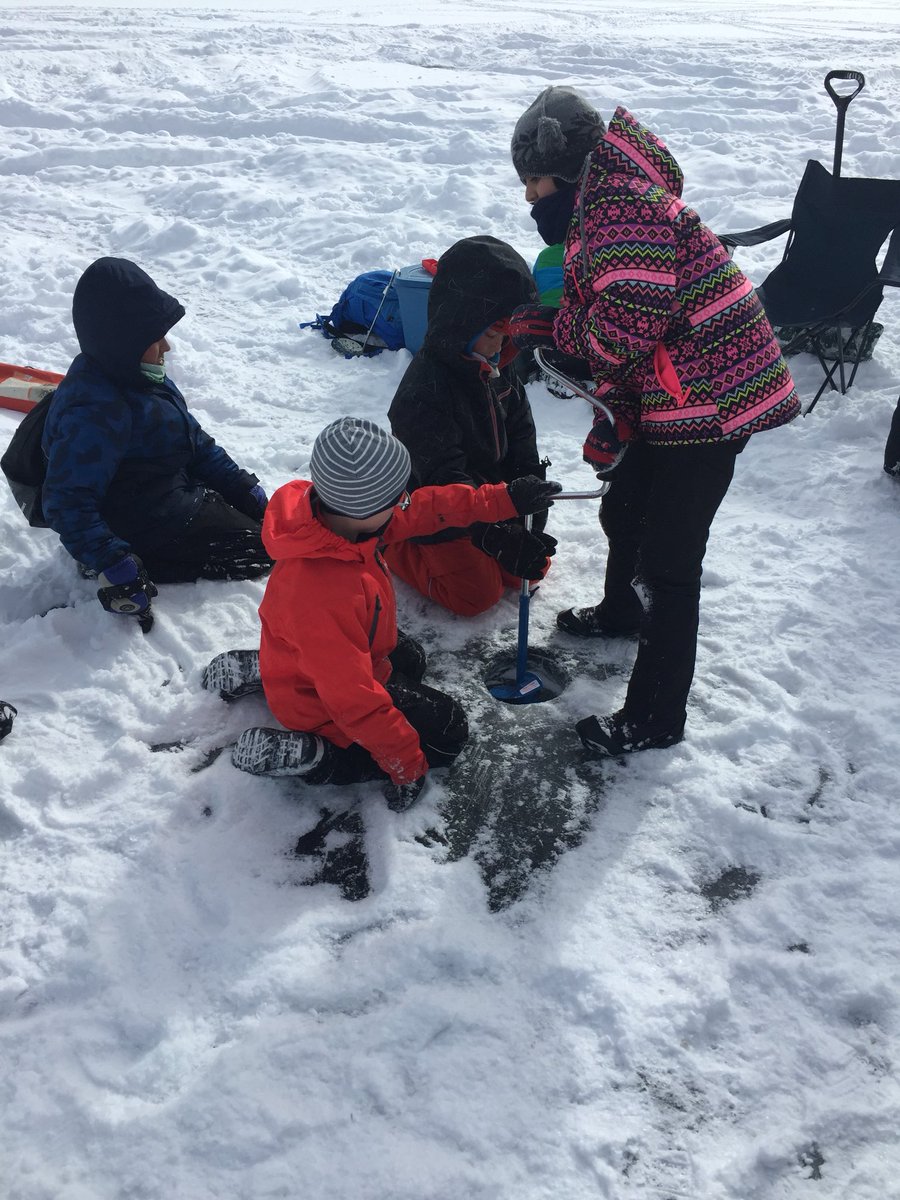 TuscanyCubs's tweet photo. Cubs ice fishing on Ghost Lake Alberta #CubsDoStuff #scoutscanada https://t.co/QmZw4hUIzs