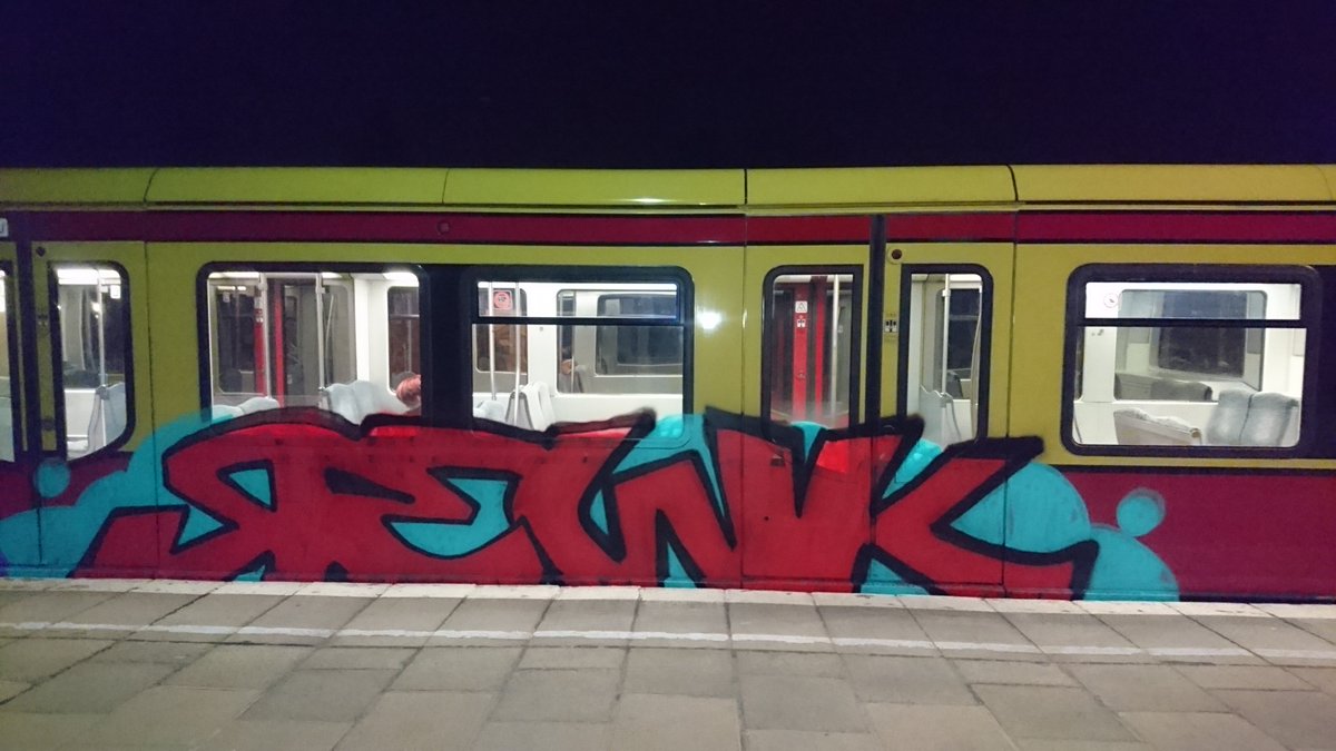 TrainsBB's tweet photo. PULI, SECK & REWK
#aktuell auf der #LinieS5 in #Berlin unterwegs
#berlingraffiti #trainwring #sbahnberlin #trainbombing #streetart #train #sbahn #sbahnberlin #urbanart #streetart #trainwriting #graffiti #zugliebe #artwork #painting #stadtbahn #puli #aur #seck #rewk https://t.co/HSeLHV1WhA