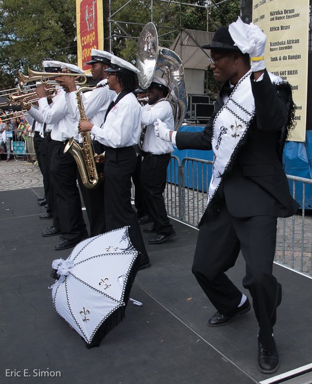CongoSquareFest's tweet photo. If you love #NewOrleans, the culture, the music and the brass bands, do yourself a favor and get to @CongoSquareFest.  Class Got Brass is about to start - this is a brass band contest feat. the best of our high school brass bands competing for thousands of dollars of instruments https://t.co/cfkYMKAdly
