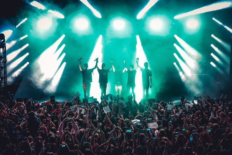 DailyUpdatesWDW's tweet photo. IG || @whydontwemusic: only 4 shows in and this has been one of the craziest experiences of our lives! thank you.

#WhyDontWe #BestBoyBand #iHeartAwards / #iHeartWhyDontWe https://t.co/HNL8Iq8sc5