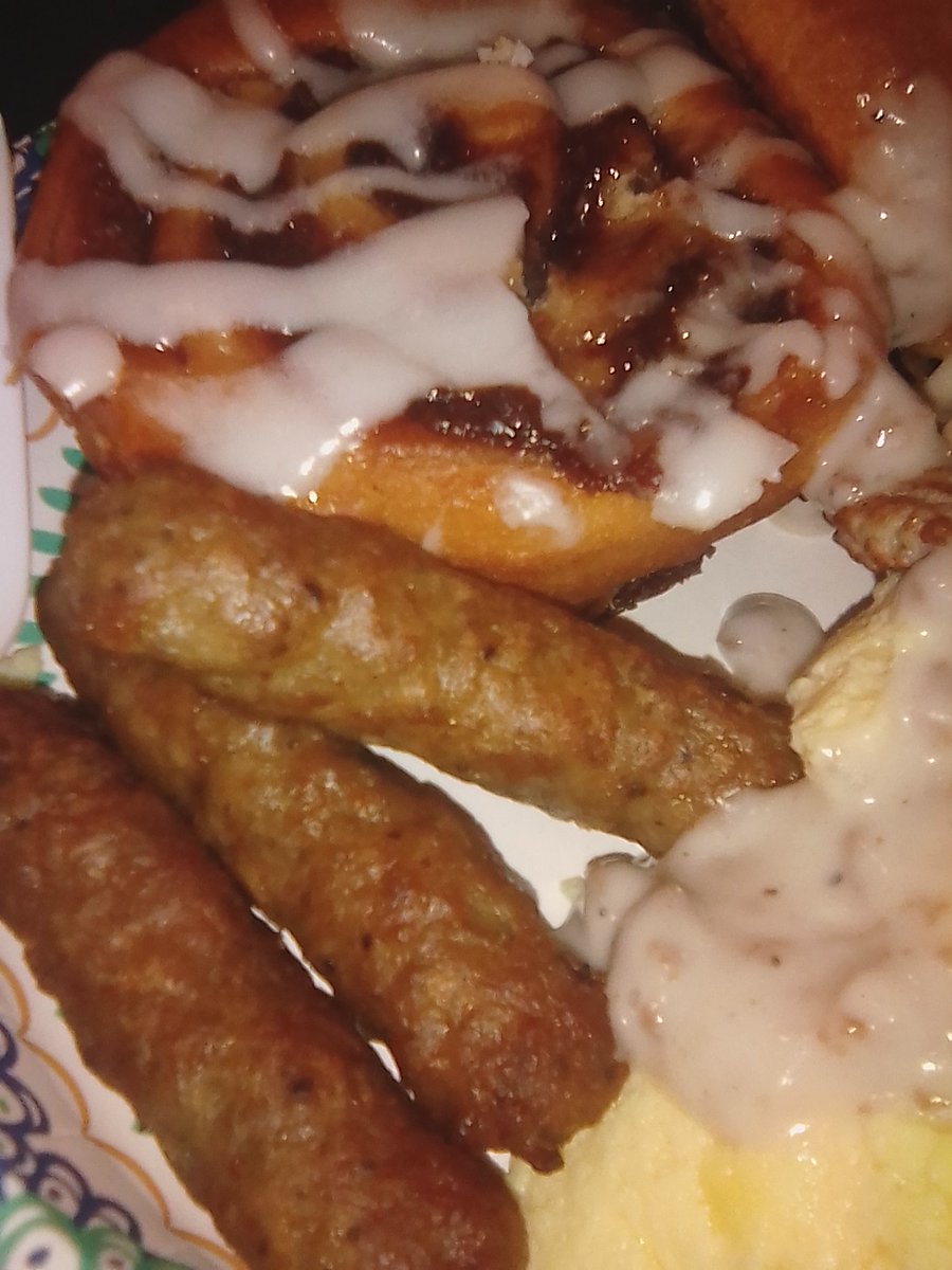 theMarqueta3's tweet photo. #brekfAz β’ #holidayinn | #holidayinnexpress waZ lit shit ! https://t.co/djuOb6Uylu