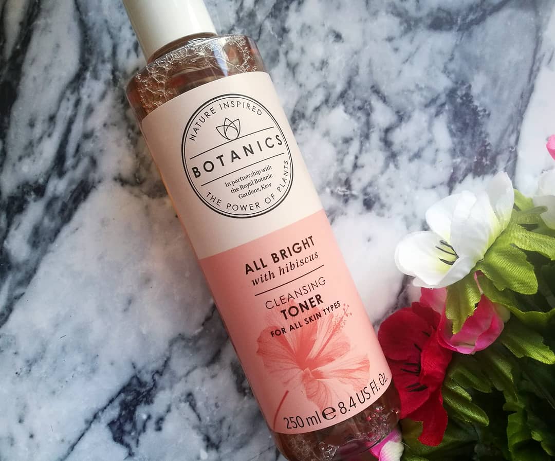 It's Sunday which means another #beautyreview! 🎉 Today's post is on the Botanics 'All Bright Cleansing Toner' from <a href="/BootsUK/">Boots</a> 🌿 have a read here 👉 wp.me/p8OuDy-1Awp
