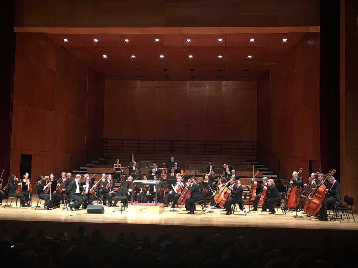 eventosfera's tweet photo. Genial el cierre de #GRXBIO con @orquestagranada y @marina_heredia en el @Euskalduna_eus https://t.co/2iMHT2sr1Q