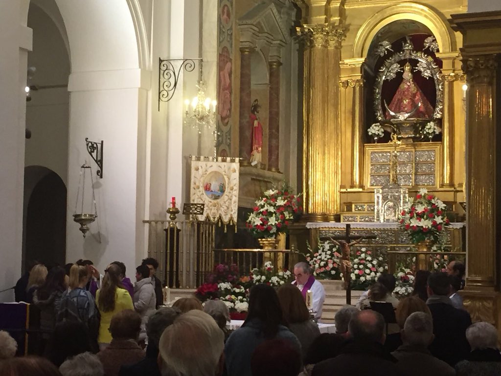 IllescasParroq's tweet photo. #Bendición de las madres #embarazadas ante nuestra #Madre la #VirgendelaCaridad dando #gracias por el #don recibido. Ella nos #protege y nos #cuida. https://t.co/YHLo8rOkhr
