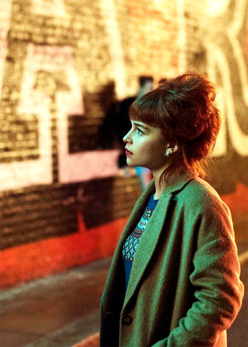 EmiliaClarkeTM's tweet photo. Stills e imágenes promocionales de #DomHemingway (2013). https://t.co/YdrHQuNnSf https://t.co/x60E60BUE5