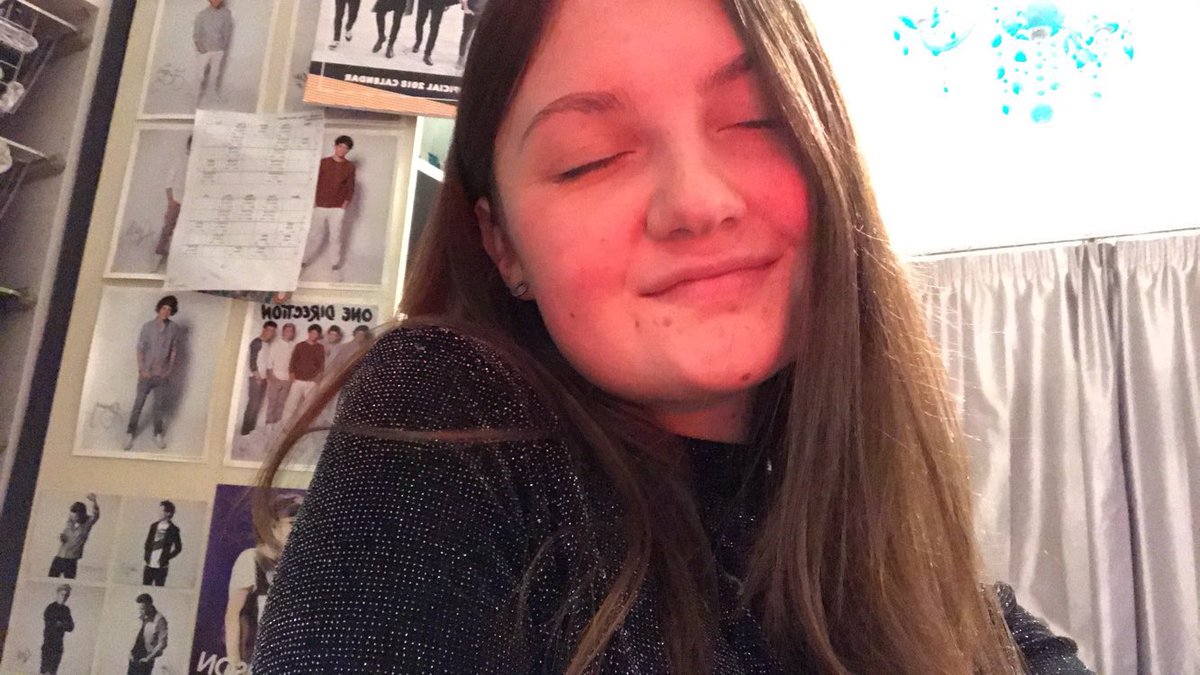 atlanticzamo's tweet photo. #issaqueer ur fave pansexual is back on these hashtags https://t.co/FwEx944tE3