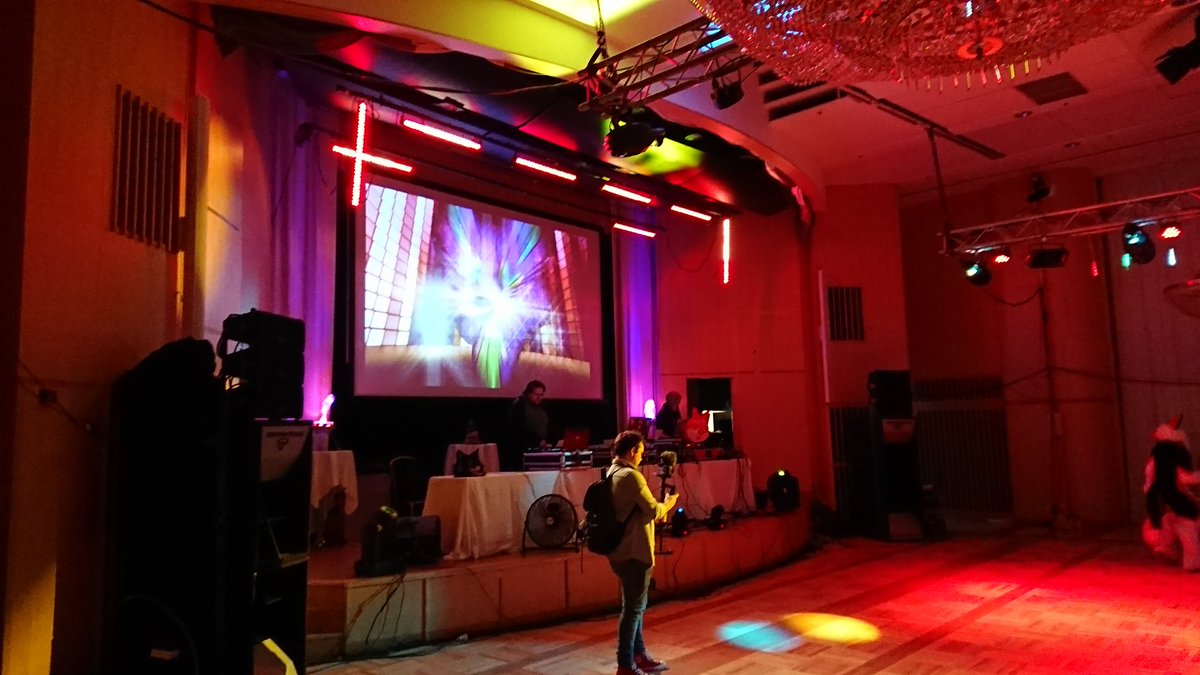 #nfc2018 dead dogs party start