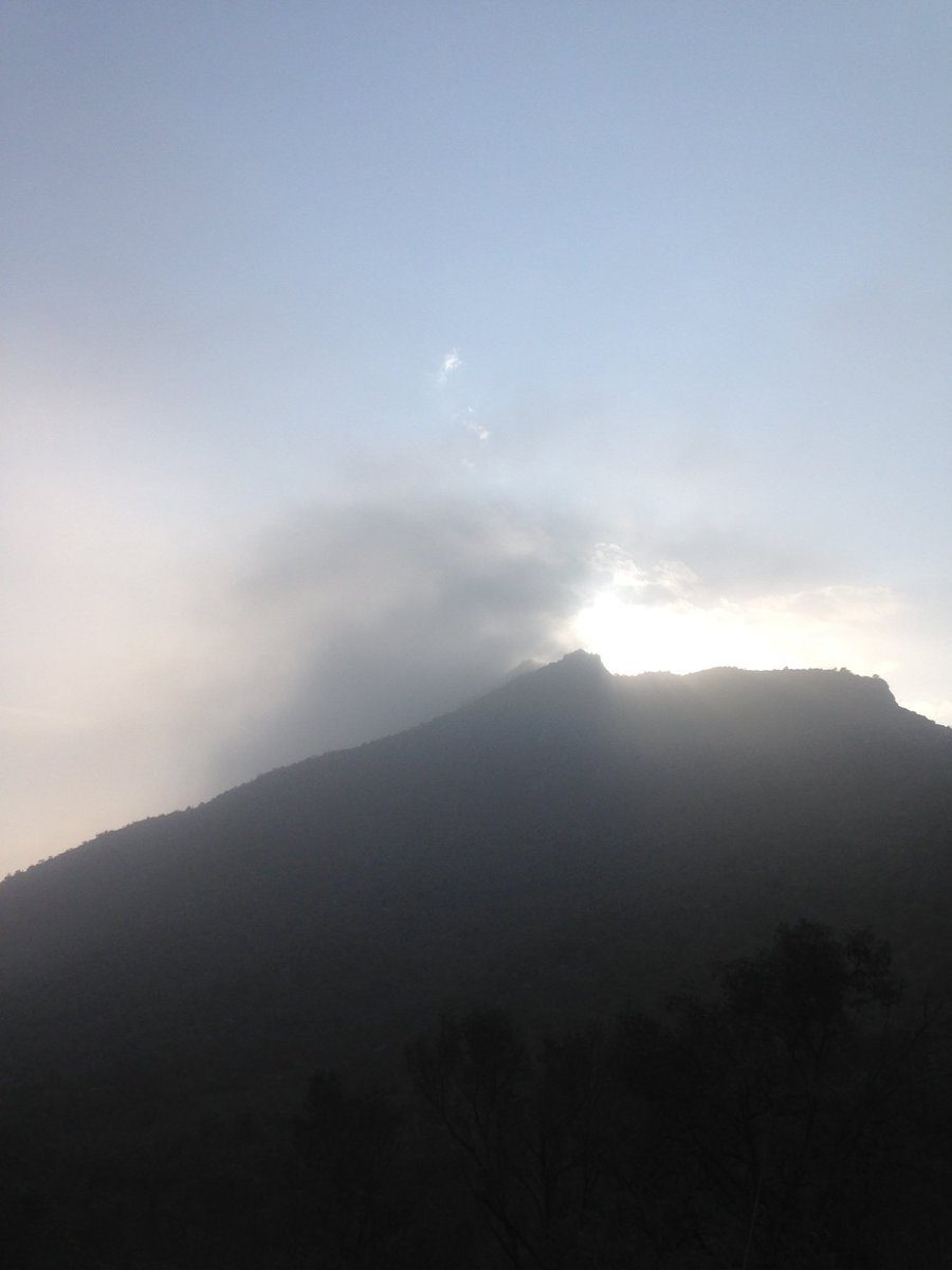 fcomtzhdz's tweet photo. ⛰😅💨 JF corrió apenas 5.41/10 kms -mitad de ruta- con Nike+ Run Club por Nike, Inc
#NRC #correNL #WarikaTrail #Warika #YoElegíCorrer #5k #JustDoIt https://t.co/OzuNuUmqMM @idemsport https://t.co/nXT9muhRcw