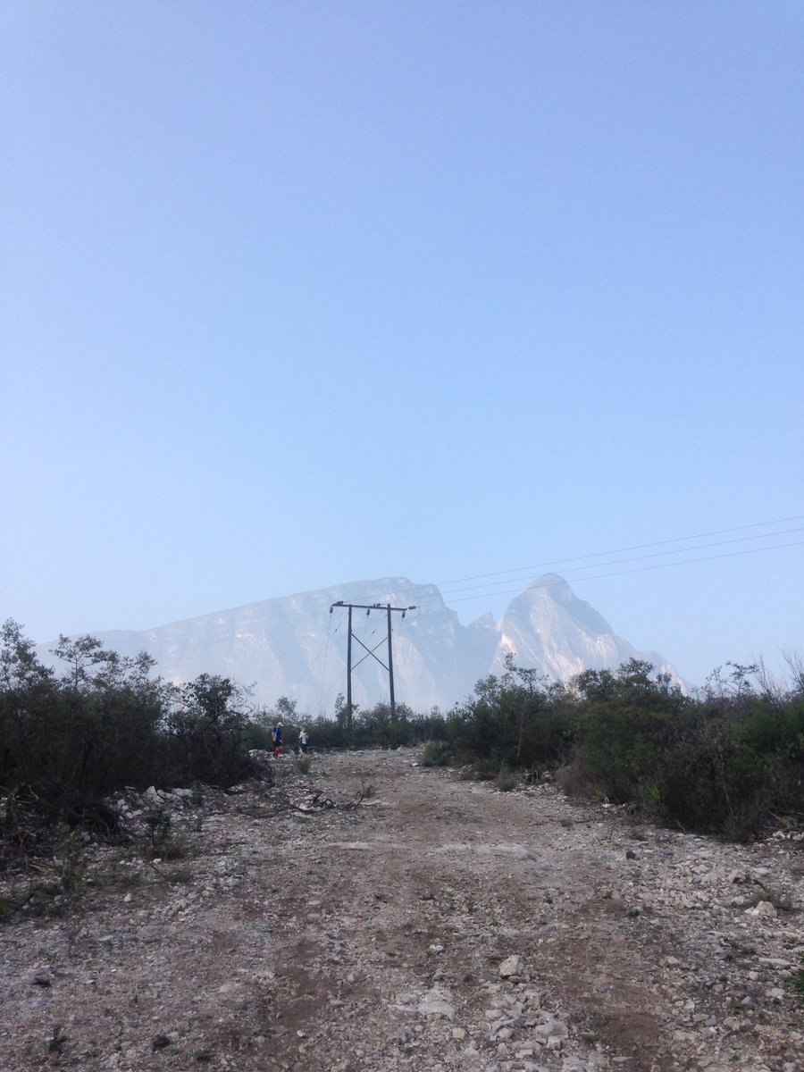 fcomtzhdz's tweet photo. ⛰😅💨 JF corrió apenas 5.41/10 kms -mitad de ruta- con Nike+ Run Club por Nike, Inc
#NRC #correNL #WarikaTrail #Warika #YoElegíCorrer #5k #JustDoIt https://t.co/OzuNuUmqMM @idemsport https://t.co/nXT9muhRcw