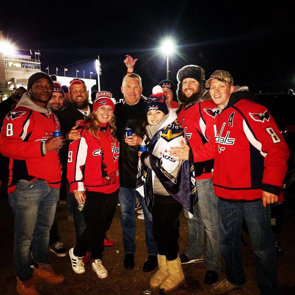 rashelle_wilcox's tweet photo. @Laughlin18 such a pleasure to meet you last night! Thank you so much for taking the time to come around and talk to us fans! It was an awesome game and you made it very more memorable. #RockTheStadiumSeries #StadiumSeries https://t.co/g61eAxlcma