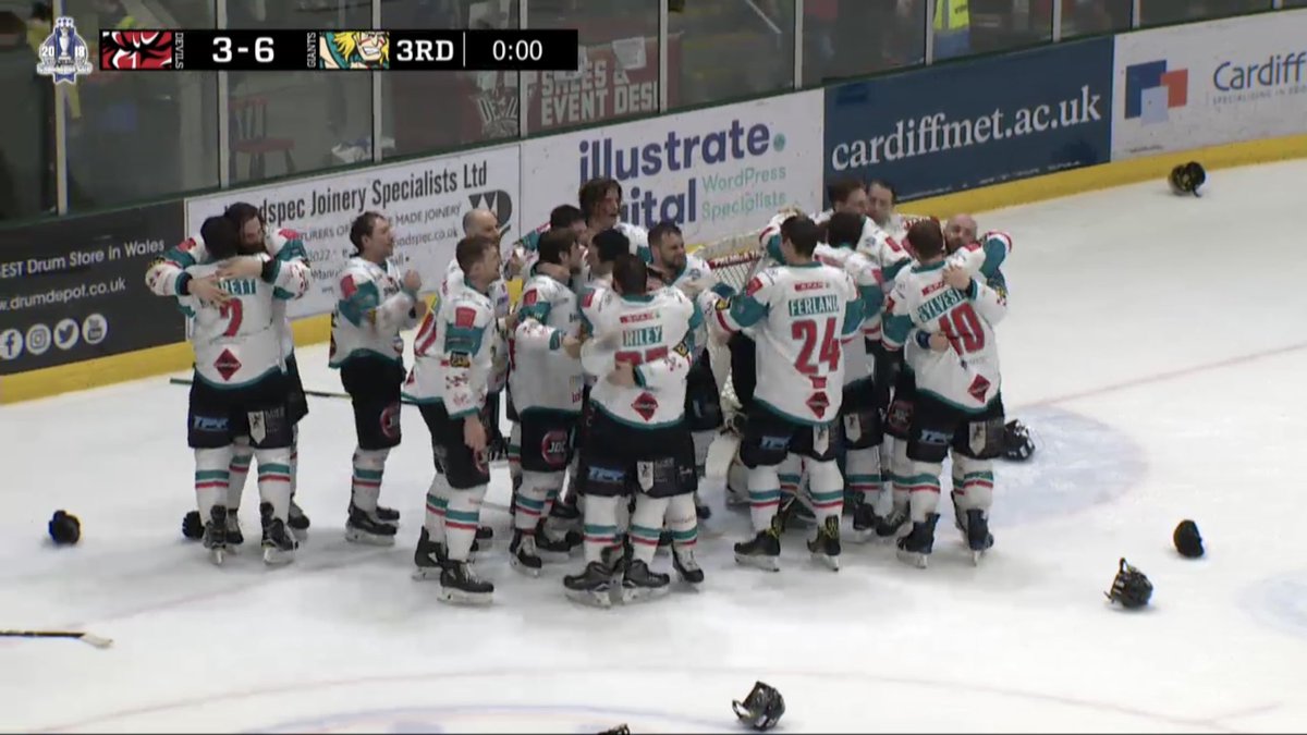 ThirteenRivers's tweet photo. This was well worth the risk of losing my job. I cried actual tears. That team deserve everything right now. Our fans that travelled deserved that. AKโs first year as head coach and he has silverware already. Iโm proud to be a Giant. #WeAreGiants #WeSlayDevils #CCFINAL18 https://t.co/ldVJG5yj3K
