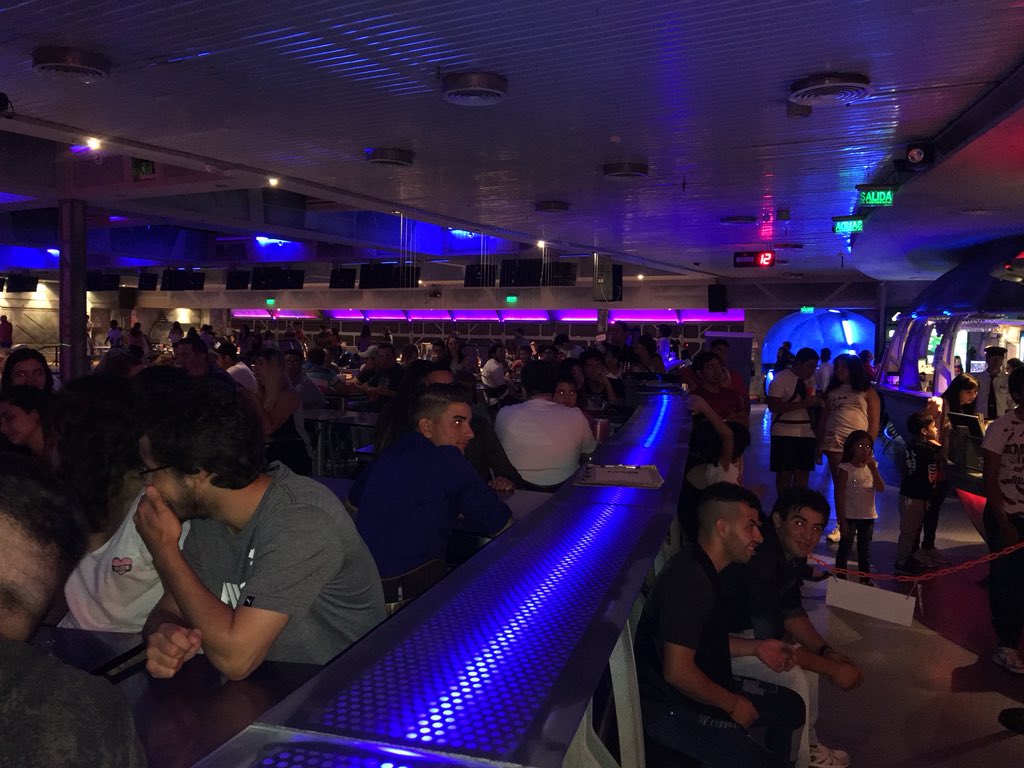 Bowling_space's tweet photo. Finde en el Patio Olmos https://t.co/HvYZLTtLMj