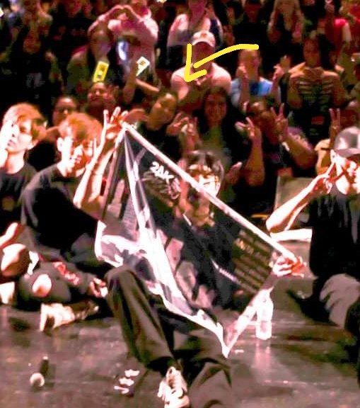 sh_n_ha's tweet photo. I can finally see me as a whole and not just the top half of my head 😂 #24K #24KinChicago #jinhong #24KStillWith24Utour #cory #jeonguk #kisu #changsun #hongseob #창선 #홍섭 #기수 #진홍 #코리 #정욱 https://t.co/ar1wbOMMwP