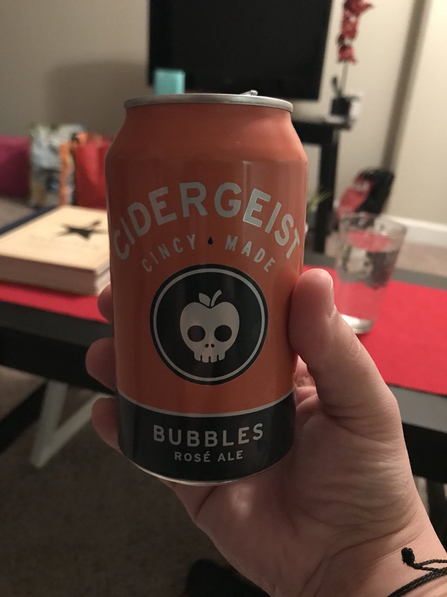 harp_megan's tweet image. 🤤🤤🤤🤤 #rhinegeist #cidergeist #bubbles #fuckingdelicious