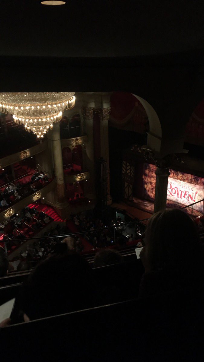 shayzoos's tweet photo. an amazing day for an amazing show https://t.co/ntmvxwa7F7