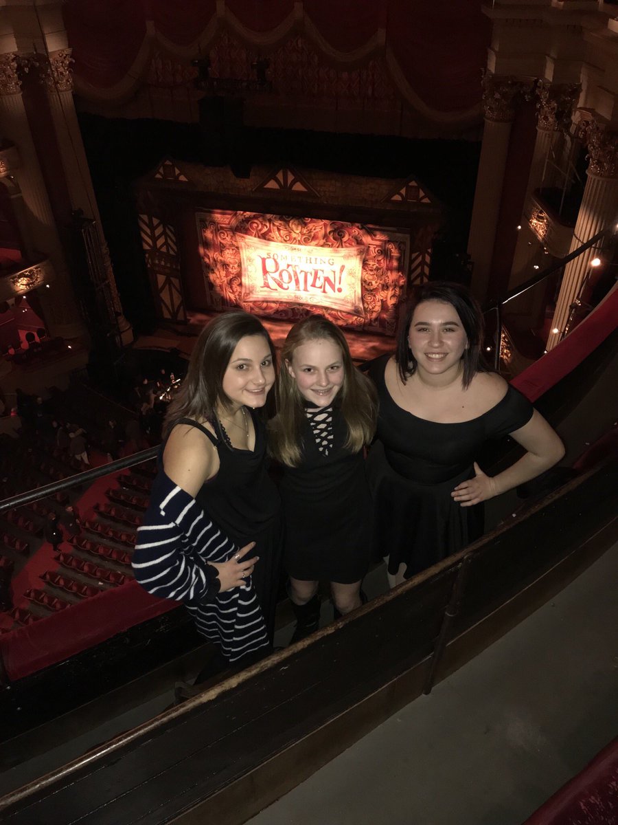 shayzoos's tweet photo. an amazing day for an amazing show https://t.co/ntmvxwa7F7