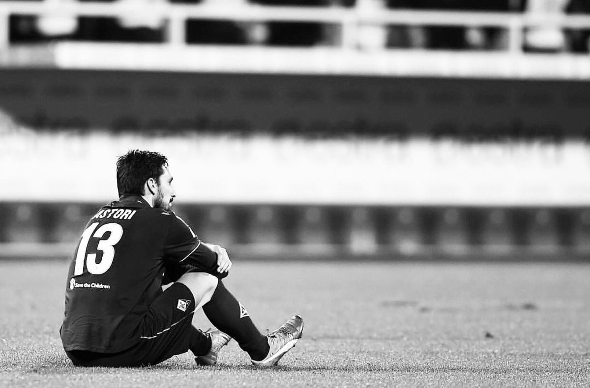 GiulioM_94's tweet photo. Doveva essere una normale domenica di partite, ma la vita a volte...

Non si può morire così a 31 anni...😔

#CiaoDavide
Vicino con i pensieri a tuoi cari🙏🏼♥️

#RIPDavideAstori👼🏼⚽️🇮🇹 https://t.co/2EDLTxzTuF