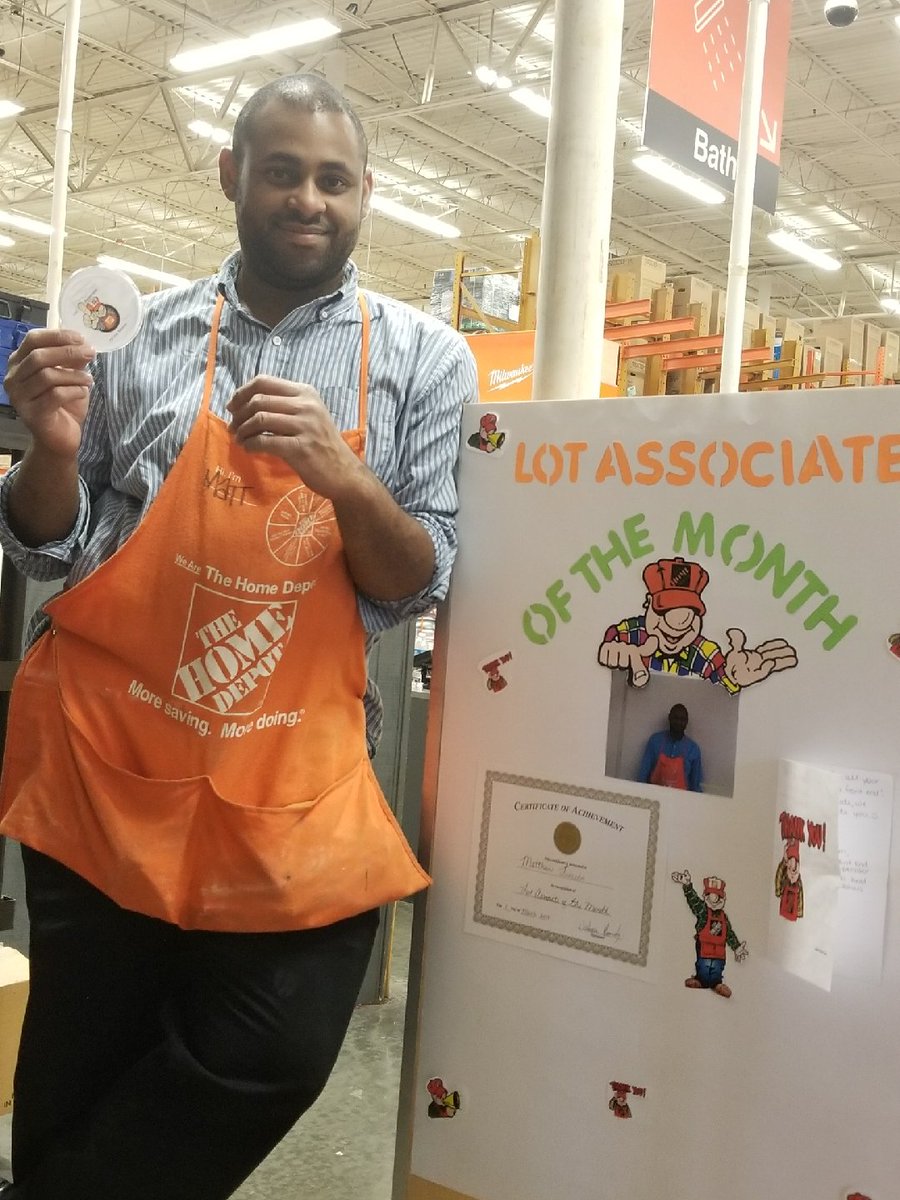 GabbySalazar95's tweet photo. Our first "Lot associate of the month"! We greatly appreciate Matthew and all his hard work on the front end! Congrats, its well deserved! #1402 #D96# D90 @VictoriaMenend8 @mojaxon1 https://t.co/AtK3KAStqN