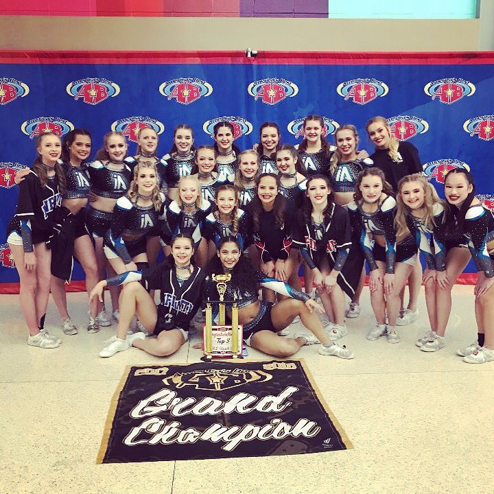 iNFiNiTi_CDT's tweet photo. 🌚MIDNIGHT owned the mat today! Way to Rock Ladies! ❤️💙 🥇🏆#iAMidnight #soproud #GrandChamps #ABTulsa18 #iA #BetterTogether @ABChampionships https://t.co/wwP0SFzPnP