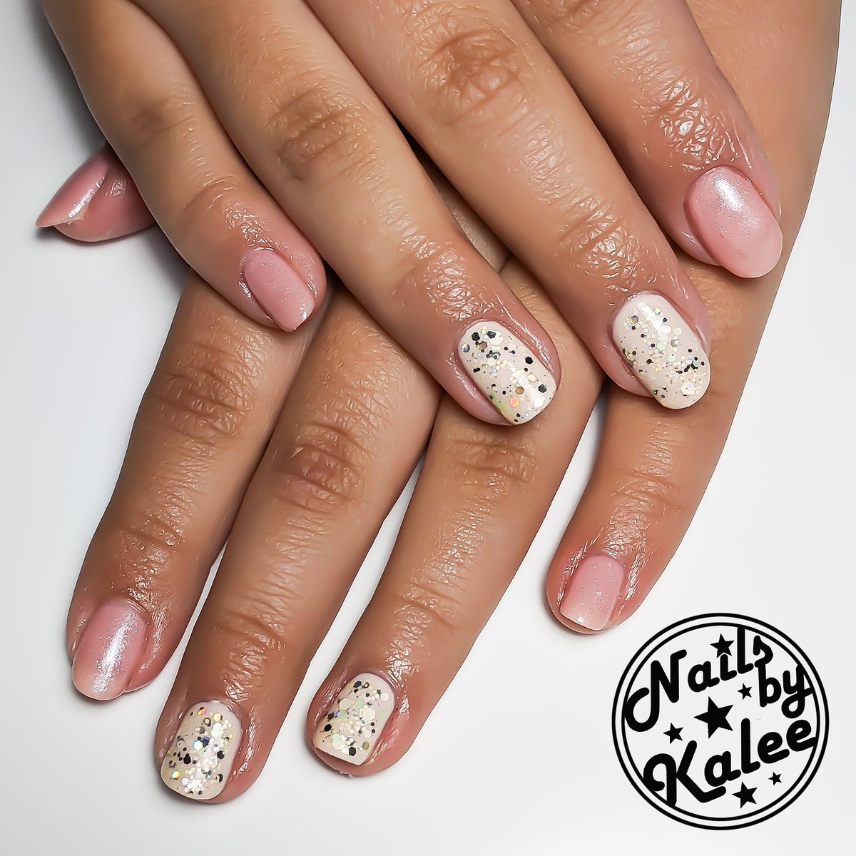 NailsByKalee's tweet photo. And here's Brianna's beautiful nails with some chunky glitter :) Thanks again for coming guys!
#nailsbykalee #avnails #avnailtech #palmdalenail #palmdale #661nails #quartzhillnails #rosamondnails #lancasternails #nails #nailart #notd #glitter #glitternails #naturalnails #gelmani https://t.co/KbUm1x7iyJ