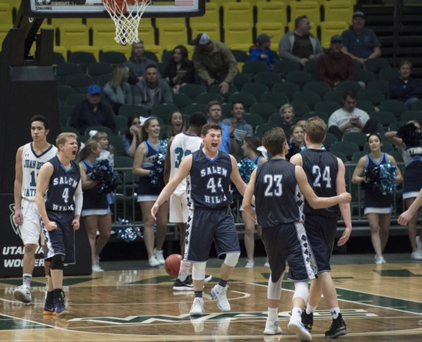 rolfe_boy's tweet photo. Having a big dream of mine since I was a kid come true still feels unreal!😭🏆I LOVE this team of mine and and all our fans so much!💙#STATECHAMPS🏆 https://t.co/SWKQhLxwoY