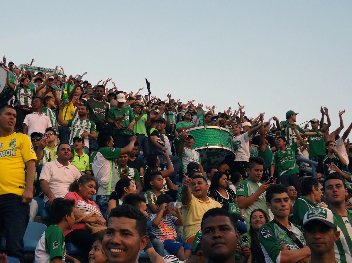 ldsbbermeja's tweet photo. Les compartimos contenido fotográfico del partido de ayer, en Barrancabermeja, entre @APetrolera y @nacionaloficial; una vez más le cumplimos a @LDSoficial y la fiesta fue verdolaga #BarrancabermejaEsDelVerde 

📸: Mike Velásquez https://t.co/HvKeorTrGq