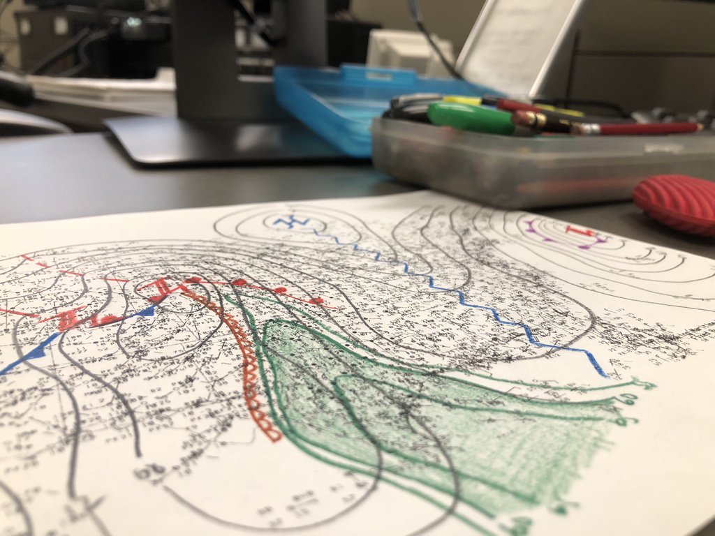 wxman77's tweet image. A good meteorologist starts his shift with a surface map and a pencil box full of color. Everything else just falls into place from there. #handanalysis #chswx