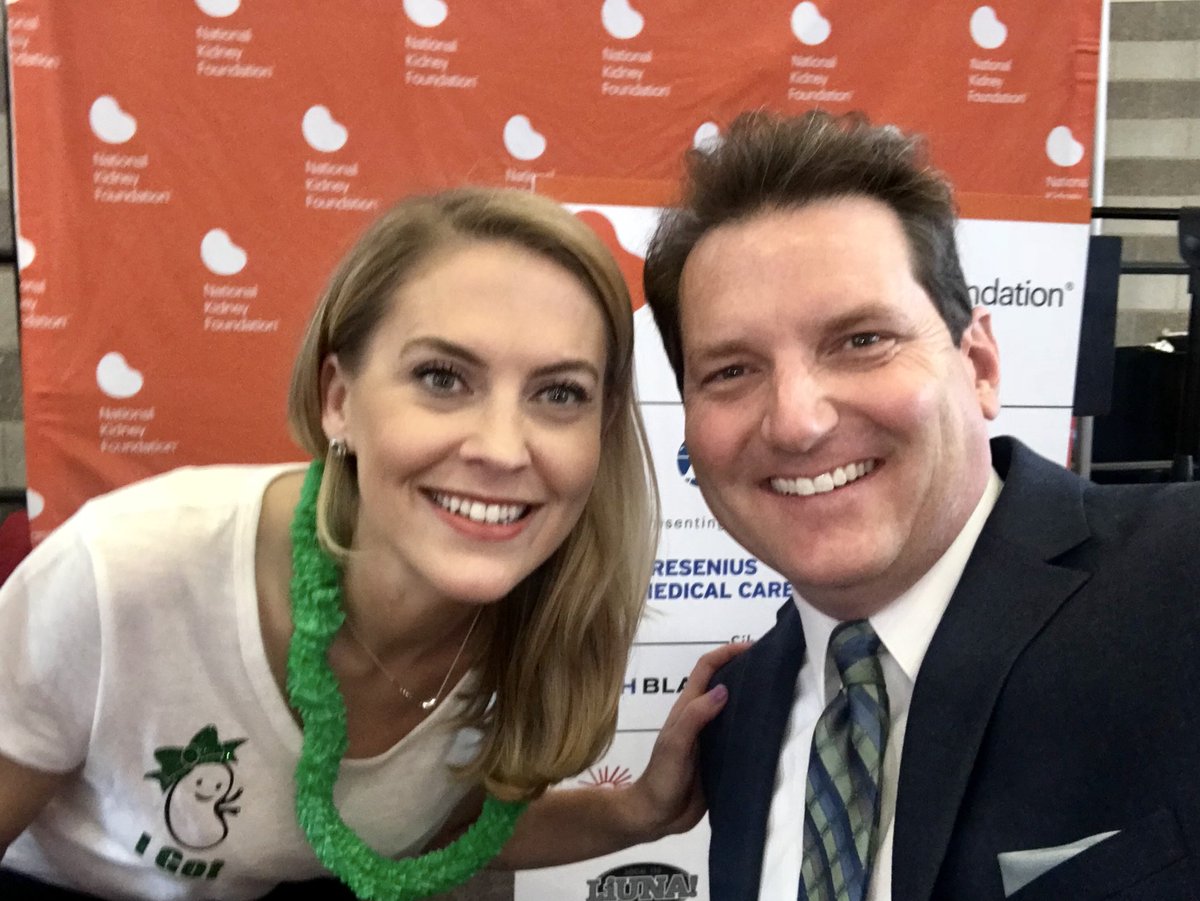 CraigMoellerTV's tweet photo. Best Kidney Walk emcee ever... @AnneAllredNBC is also a transplant recipient and shining light for the important work they do! #AnneRocks https://t.co/wswlntSCsH